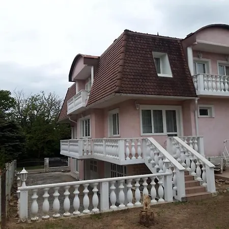 Krisztina Vendeghaz Apartmanhotel Hévíz